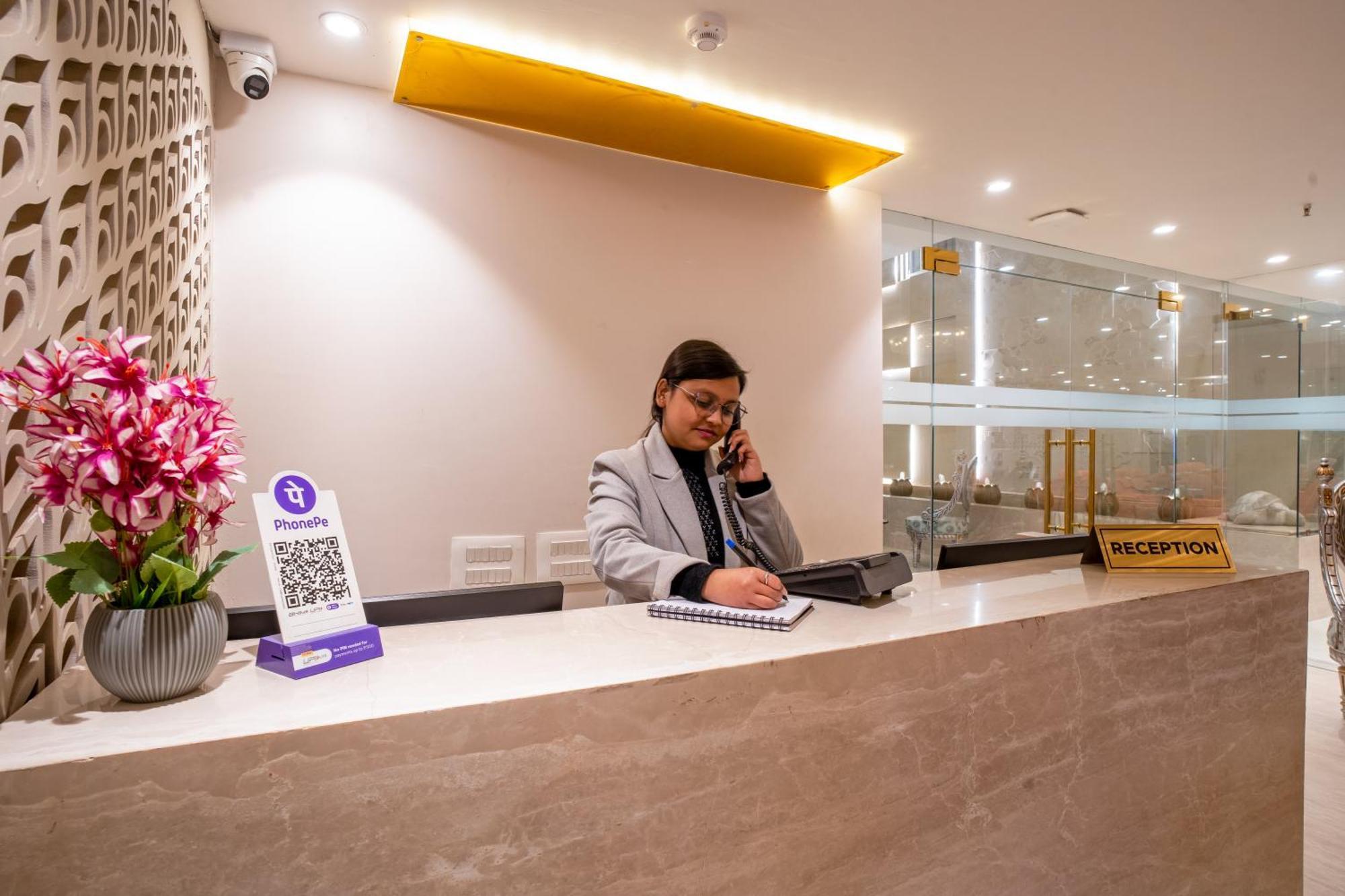 Hotel Ginger Palace Delhi Airport New Delhi Exterior photo
